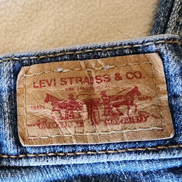 EUC Levi's Too Superlow 524 Boot Cut Jeans - Picture 3 of 5